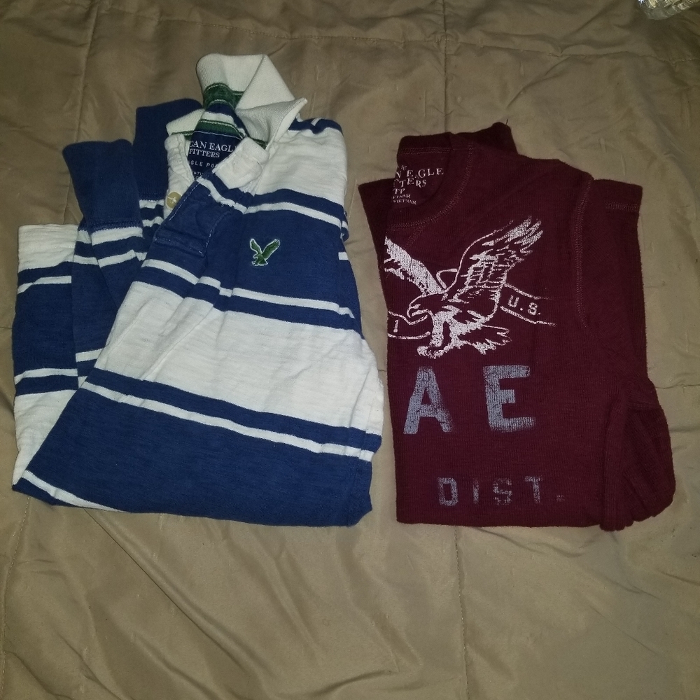 Bundle of 2 Men long sleeve AE shirts XS